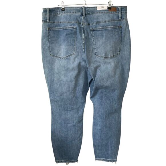 NWT JUDY BLUE Jeans Size 22 W Button Fly High Waist Raw Hem Skinny Light Wash - Picture 4 of 12